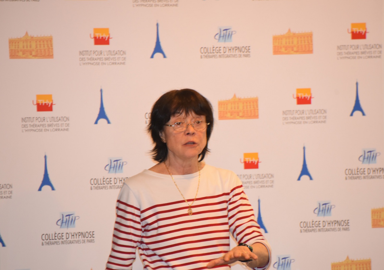 Dr Chantal WOOD en formation en hypnose médicale à Paris au CHTIP. Formation Hypnose et Douleur Dr Chantal WOOD en formation en hypnose médicale à Paris au CHTIP. Formation Hypnose et Douleur